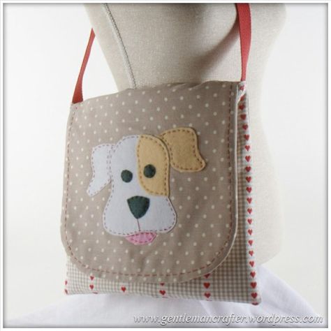 Fabric Friday - Debbie Shore - Super Sewist - 4 Debbie Shore, Friday Post, Large Storage Bags, Ideal World, Tote Bags Sewing, Felt Dogs, Sewing For Beginners, Types Of Bag, Sewing Bag