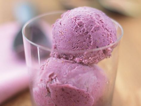 Fig Ice Cream, Blackberry Ice Cream, Coconut Dessert, Blueberry Ice Cream, Postre Keto, Fig Recipes, Summer Ice Cream, No Churn Ice Cream, Easy Summer Meals