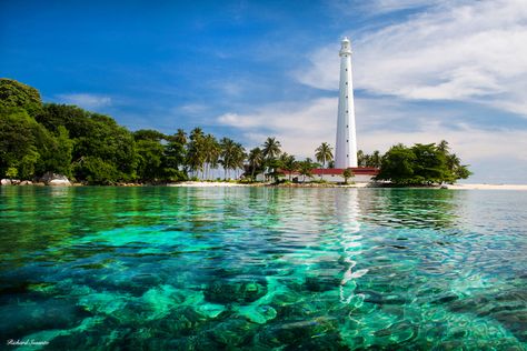 Belitung, Picture Places, Beautiful Sights, Burj Khalifa, Archipelago, Wonders Of The World, Great Places, Places To See, Lighthouse