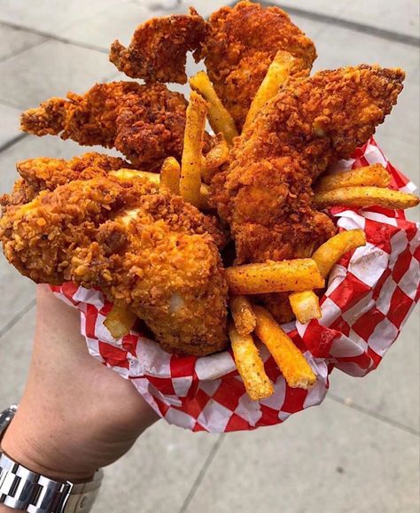 Fried Chicken Aesthetic, Chicken Aesthetic, Chicken Fry, Chicken Tender, Yummy Chicken, Food Babe, Delicacy Food, Food Therapy, Yummy Comfort Food