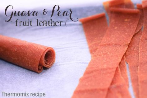 Strawberry Fruit Leather, Fruit Rollups, Homemade Fruit Leather, Homemade Fruit Snacks, Fruit Leather Recipe, Guava Fruit, Snack Healthy, Fruit Leather, Fruit Roll