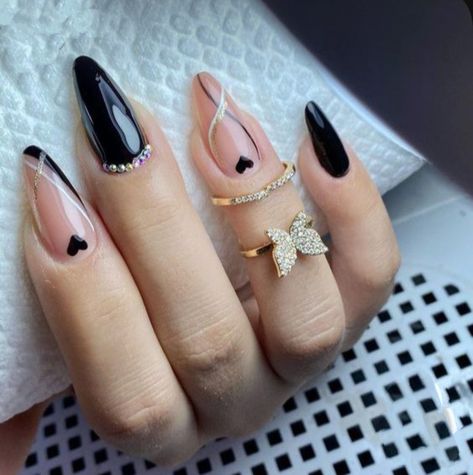 Nails 💅🏻nail art 💅🏻nail polish Black And White Nail Designs Elegant, Formal Nails For Black Dress, Black And White Nail, White Nail, Nails Desing, Creative Nails, Best Acrylic Nails, Cute Acrylic Nails, Black Nails