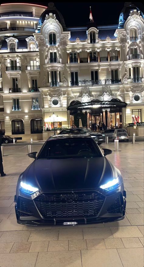 Bmw Q7, Audi Asthetic Picture, Dream Car Audi, Black Audi Suv Aesthetic, Audi Cars Aesthetic, Audi Black Car, Dream Cars Audi, Luxury Cars Audi, Dream Cars Mercedes