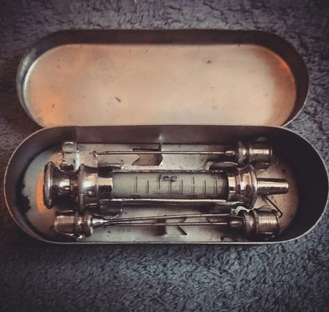 Victorian / edwardian antique syringe in original case Antique Syringe, Lobotomy Tools, Apothecary Studio, Medic Aesthetic, Victorian Medicine, Medical Room, Old Teddy Bears, Mad Science, Plague Doctor