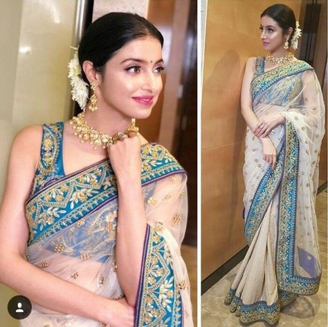 Divya Khosla Kumar Saree, Family Wedding Party, Divya Khosla Kumar, Divya Khosla, Bollywood Designer Sarees, Desi Fits, Indian Wedding Gowns, Saree Draping Styles, Indian Sari Dress