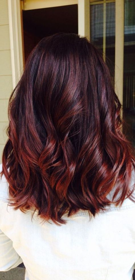 10 Hottest Layered Medium Hairstyles - PoPular Haircuts Winter Hair Color Trends, Red Balayage Hair, Dark Red Hair Color, Long Bobs, Cherry Hair, Medium Layered Hair, Dark Red Hair, Hair Magazine, Hair Color Auburn