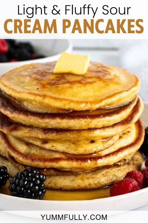 These easy-to-make pancakes are perfect for a weekend breakfast or brunch. Sour cream adds flavor as well as making them soft and fluffy. These pancakes are best served freshly made to enjoy their rich and airy texture. Sour Cream Pancakes, Cream Pancakes, Pancake Calories, Sweet Treats Recipes, Weekend Breakfast, Fluffy Pancakes, Quick Desserts, Pancake Recipe, Chicken Dinner Recipes