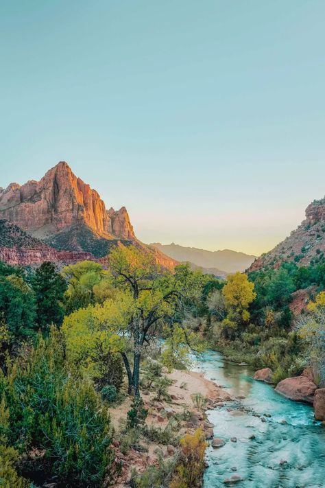 12 Best Places In Utah To Visit - Hand Luggage Only - Travel, Food & Photography Blog Etretat France, Dreamy Destinations, Snow Canyon State Park, Best National Parks, Escalante National Monument, Utah Mountains, Utah Travel, Exotic Places, Hand Luggage