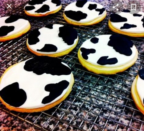 Cow Print Cookies, Cow Cookies, Farm Cookies, Cow Birthday Parties, Cow Cakes, Theme Cookies, Cow Birthday, Cowgirl Birthday, Big Move