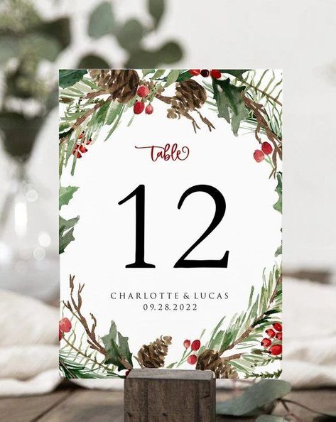 Christmas Table Numbers, Wedding Centerpieces Cylinder Vases, Wood Candle Centerpiece, Wedding Christmas Card, Christmas Wedding Ideas, Christmas Wedding Cakes, Elegant Wedding Ideas, Green Wedding Inspiration, Table Assignments