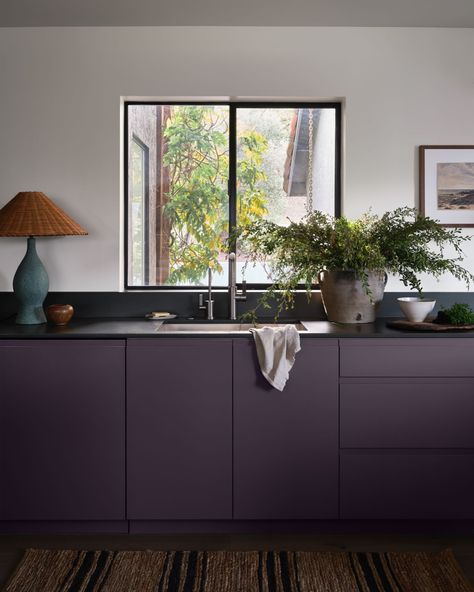 RUE | Color leads the way in the Sonoma, California kitchen by @goldenbirddesign. The cabinets are painted a regal purple (Pelt by Farrow &… | Instagram Dark Purple Kitchen Cabinets, Plum Kitchen Cabinets, Dark Purple Kitchen, Purple Kitchen Cabinets, California Kitchen, Modern Cottage Style, Purple Kitchen, Sonoma California, 2024 Color