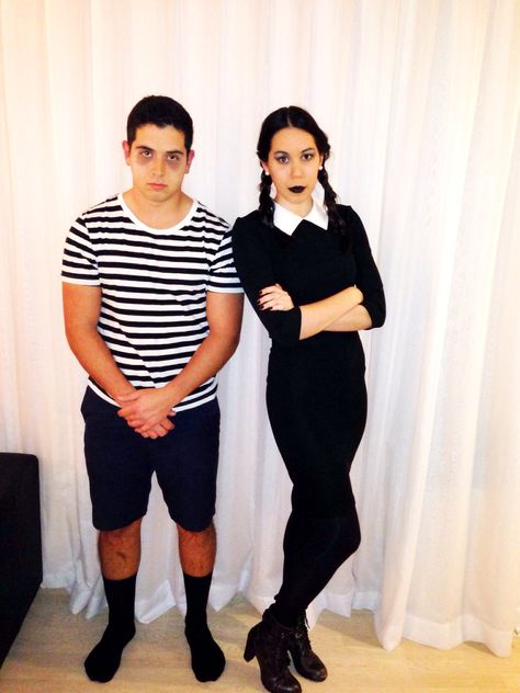 Wednesday snd Pugsley Addams Wednesday Adams Couple Costume, Halloween Costumes Adams Family, Pugsley Addams Costume, Wednesday And Pugsley, Adams Family Costume, Adams Family Halloween, Family Costumes Diy, Wednesday Costume, Pugsley Addams