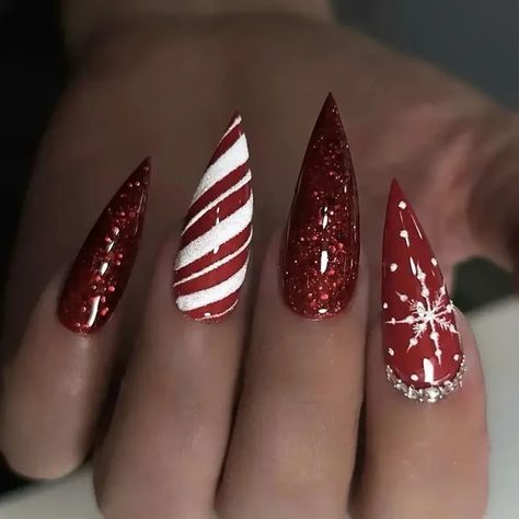 Christmas Red White Silver Glitter Stripe Snowflake Sparkle Winter Fake Nail Art Detachable Finished False Nails Press on Nails - AliExpress 66 Christmas Nails Inspiration, Christmas Nails Ideas, Nail Art Noel, Red Christmas Nails, Nagel Tips, Fake Nails With Glue, Almond Nail, Festival Nails, Stick On Nails