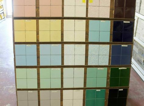 36 places to find 4" x 4" ceramic bathroom wall tile in vintage colors - 1950s Bathroom, Bathroom Yellow, Mid Century Tile, Sea Bathroom, Bathroom Retro, Blue Bathroom Tile, Terrazzo Floor, Ceramic Tile Bathrooms, Retro Tiles