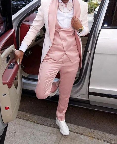 Birthday Suits For Men, Pink Prom Outfit For Men, Men Prom Ideas, Rose Gold Suit Men, Pink Prom Suits For Men, Light Pink Suit Men, Pink Suits For Men, Designer Tuxedo Men, Prom Suits For Guys