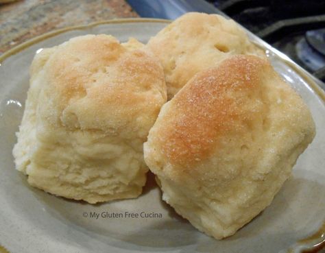 Rice Flour Dinner Rolls, Buttery Dinner Rolls, Gluten Free Pantry, Gluten Free Flour Mix, Holiday Bread, Yeast Rolls, Types Of Flour, Bread Basket, Gluten Free Flour