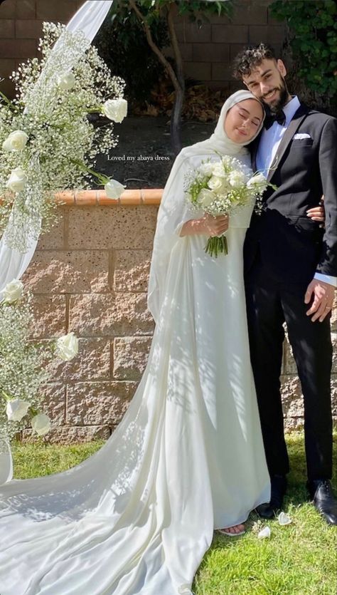 Hijabi Wedding Dress Simple, Hijab Wedding Dresses Simple, Simple Wedding Dress Hijab, Fashion Bride Dresses, Hijabi Wedding Dress, Modest Bridal Dresses, Wedding Dresses Hijab Bride, Hijabi Wedding, Nikah Outfit