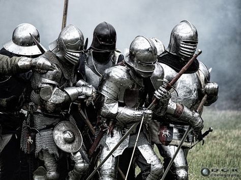 12 Knights and Famous Figures from Medieval Times that Will Blow Your Mind Armor Reference, Medieval Armour, Medieval Knights, Historical Armor, 다크 판타지, Knight Armor, Arm Armor, Medieval Armor, Medieval Knight