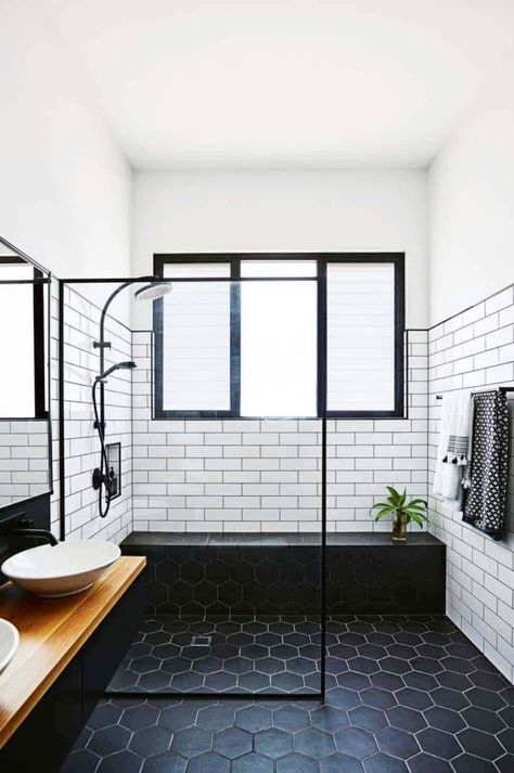 25+ Incredibly stylish black and white bathroom ideas to inspire Metro Tiles Bathroom, Midcentury Modern Bathroom, Makeover Kamar Mandi, Black And White Tile, Black And White Bathroom, Black Floor Tiles, Black White Bathrooms, Bilik Air, Modern Bathroom Tile