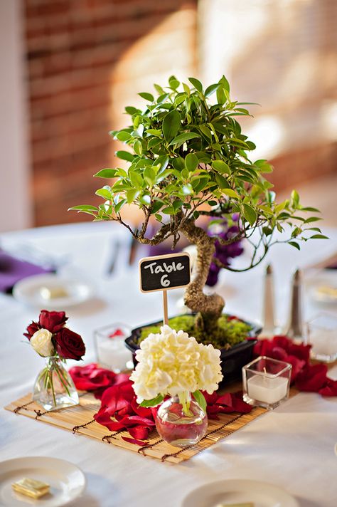 Burgundy And Purple Wedding, Burgundy Quinceanera Theme, Tree Centrepiece Wedding, Lion King Wedding, Disney Wedding Centerpieces, Pearl Centerpiece, Wedding Glamour, Safari Wedding, Tree Centerpieces