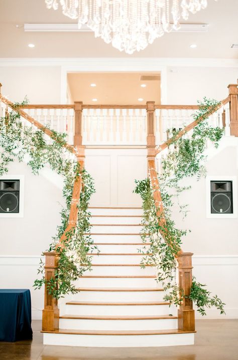 Wedding staircase decoration ... Staircase Greenery, Staircase Florals, Wedding Staircase Decoration, Christmas Lights Wedding, Wedding Stairs, Wedding Staircase, Greenery Christmas, Wedding Reception Lighting, Reception Entrance