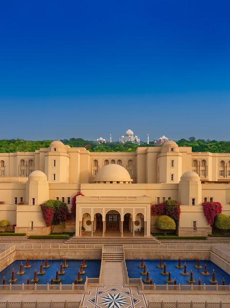 Inside the Most Expensive Suite Overlooking the Taj Mahal Oberoi Amarvilas, Oberoi Hotels, Mansion Designs, Palace Interior, Heritage Hotel, Hotel Packages, Agra India, Architecture Building Design, Family Hotel