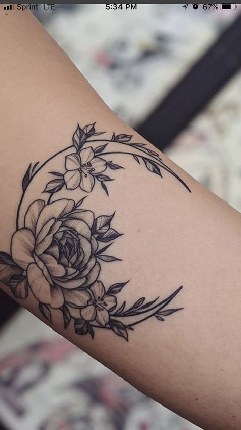 Coverup Wrist Tattoos For Women, Flower Cover Up Tattoos, Wrist Tattoo Cover Up, Artsy Tattoos, Back Of Arm Tattoo, Occult Tattoo, Flower Wrist Tattoos, Chic Tattoo, Floral Tattoos