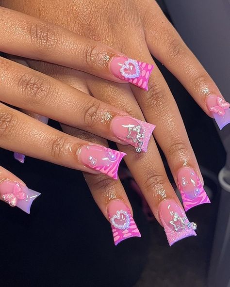 Pink Charm Nails, Nail Ideas With Charms, Pink Duck Nails, Nail Suggestions, Charm Nails, Pink Duck, Teal Nails, Makeup Nails Designs, Purple Acrylic Nails