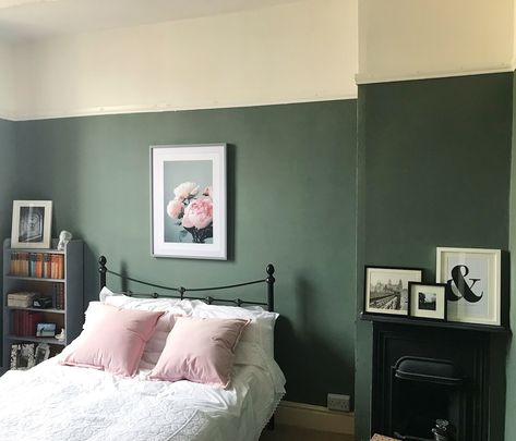 Farrow and Ball Green Smoke. Guest room Farrow And Ball Green Paint, Bedroom Farrow And Ball, Green Paint Ideas, Farrow And Ball Green, Farrow And Ball Bedroom, Green Bedroom Paint, Living Room Renovation, List Making, Northern Spain