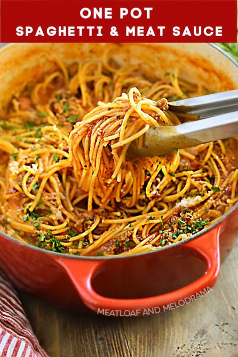 Make this One Pot Spaghetti and Meat Sauce recipe all in one pot or Dutch oven for a super easy dinner that's ready in just 30 minutes! Easy clean-up too! Easy Dutch Oven Pasta Recipes, Pasta In Dutch Oven One Pot, Food To Make In Dutch Oven, Pasta In Dutch Oven, Dutch Oven Spaghetti Sauce, Hamburger Meat Recipes Dutch Oven, Dutch Oven Hamburger Recipes, Dutch Oven Recipes Easy, Dutch Oven Spaghetti