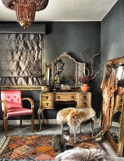 Maximalist Interior, Maximalist Home, Unique Furniture Pieces, Gorgeous Bedrooms, Maximalist Decor, Eclectic Interior, Eclectic Home, Eclectic Decor, Unique Furniture