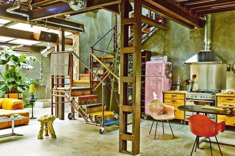 Industrial Vintage in Madrid (5) Modern And Vintage Decor, Eclectic Industrial, Industrial Style Home, Vintage Loft, Industrial Style Decor, Loft Stil, Loft Industrial, Eclectic House, House Deco