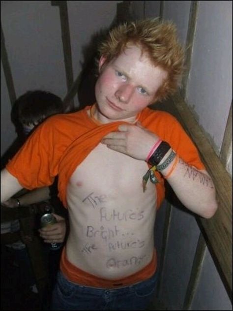 Bless you, half-naked Fetus Ed. Ed Sheeran Young, Saggin Pants, Victorian London, Young Celebrities, Music Cds, One Direction Pictures, Kind Person, I Want Him, Beautiful Songs