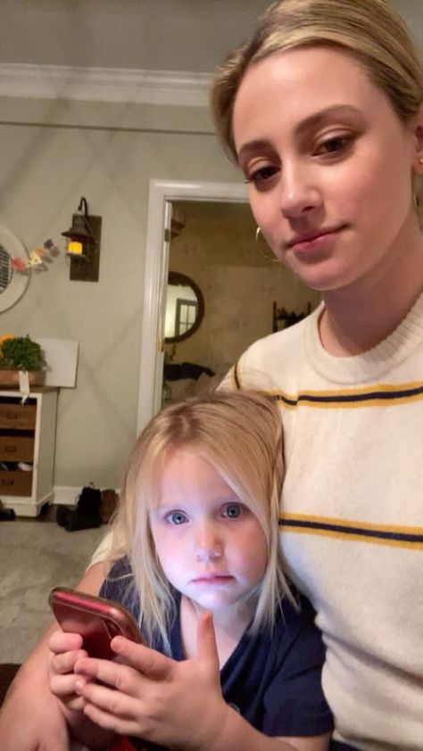 Lili Reinhart And Her Daughter, Working Pictures And Videos For Hookup, Picture To Use For Hookup, Female Picture For Dating, Picture For Hookup, Hookup Picture Name, Lili Reinhart Selfie, Hookup Picture For Clients, Working Pictures For Hookup