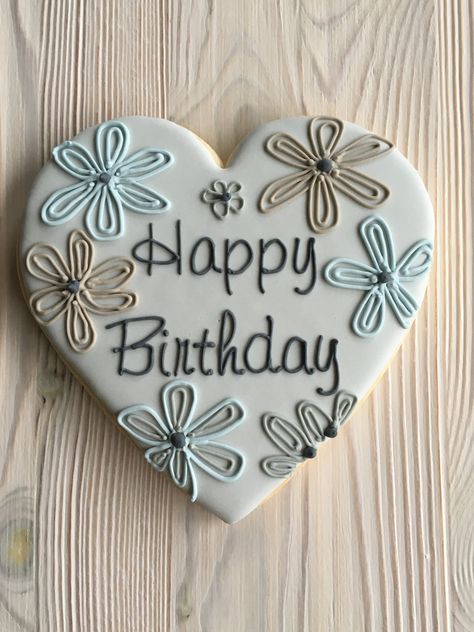 Heart Birthday Cookies Decorated, Circle Birthday Cookies, Birthday Cookie Ideas For Women, 20th Birthday Cookies Decorated, Birthday Cookie Decorating Ideas, Pretty Decorated Cookies, Birthday Cookies Decorated Woman Simple, Happy Birthday Royal Icing Cookies, Heart Birthday Cookies