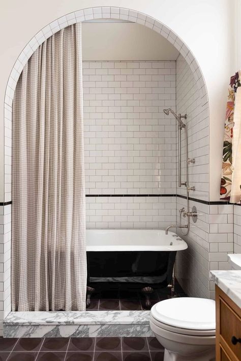 contemporary bathroom with black clawfoot tub Bathroom Shower Curtain Ideas, Clean Bathroom Grout, Gorgeous Bathroom Tile, Black Clawfoot Tub, Clawfoot Tub Bathroom, Shower Curtain Ideas, Burgundy Living Room, Clean Tile Grout, Cosy House