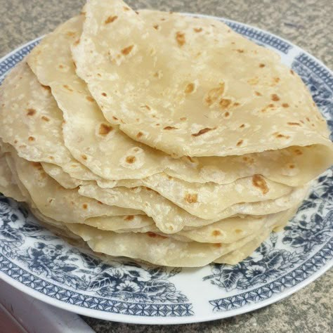 Super Soft Roti ( Healthy ) recipe by Pamela Padayachee Rottie Recipes, Roti Dough Recipe, Paratha Roti Recipe, Soft Roti Recipe, Soft Chapati Recipe, Soft Roti, Chapati Recipes, Cape Malay, Guyanese Recipes