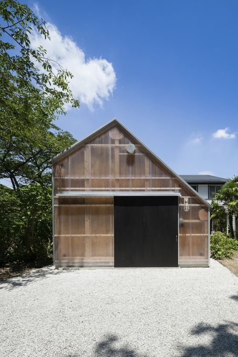 Photography Studio / FT Architects Shed Photography Studio, Wood Garage, Studio Shed, Garage Studio, Timber Frame Construction, Backyard Studio, Plastic Sheds, Studio Photography Lighting, Roof Structure