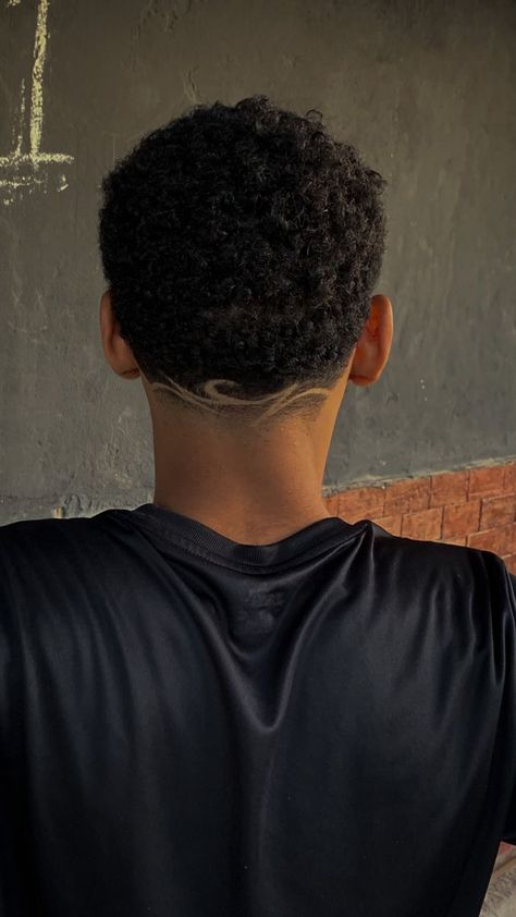 Small Undercut Designs, Freestyle Designs Haircut, Design For Taper Fade, Men’s Haircut Designs, Freestyle Design Haircut Taper, Taper Fade Haircut With Design, Freestyle Haircut Designs, Mid Taper Design, Freestyle Design Haircut