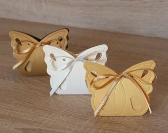 Box favors | Etsy Butterfly Themed Party, Butterfly Favors, Dress Sketch, Gold Wedding Favors, Party Boxes, Candy Gift Box, Butterfly Wedding, Butterfly Theme, Scenery Nature