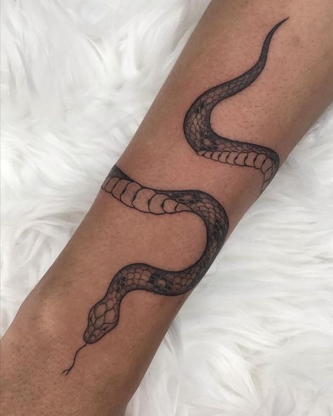 Aya Tattoo, Snake Tattoo Men, Snake Tattoo Arm, Jack Tattoo, Tattoo Shading, Grunge Tattoo, Elbow Tattoos, Tattoo Script, Small Tattoos For Guys