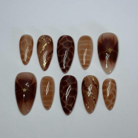 Incapcilated Nail Designs, Long Brown Almond Nails, Nail Design With Gold Flakes, Brown Blooming Gel Nails, Blooming Nails, Bday Nails, Blooming Gel, Brown Nails Design, Medium Almond