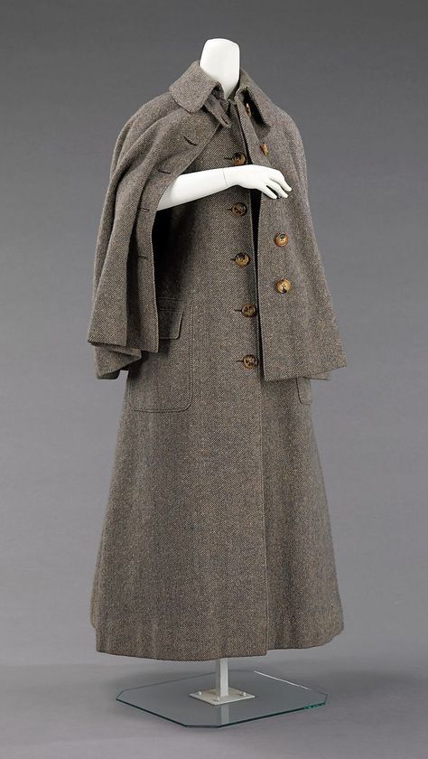 Coat | British | The Metropolitan Museum of Art Female Sherlock Holmes, 1880s Fashion, 19th Century Fashion, Wool Cape, Period Outfit, Victorian Clothing, Costume Institute, Cape Coat, Old Fashion