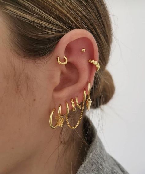 Minimalist Ear Piercings, Constellation Piercings, Ear Piercings Chart, Cool Ear Piercings, Pretty Ear Piercings, Cool Piercings, Cute Ear Piercings, Stacked Earrings, Dope Jewelry