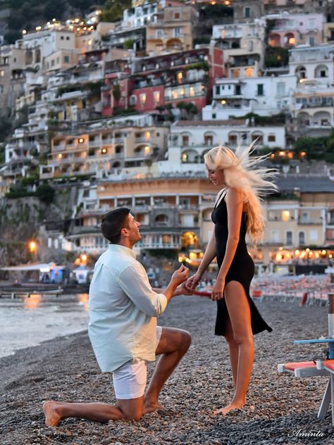 Italy Honeymoon Itinerary, Proposal Inspiration, Romantic Marriage, Beach Proposal, Italy Honeymoon, Luxury Boat, Romantic Proposal, Wedding Proposals, Engagement Ideas