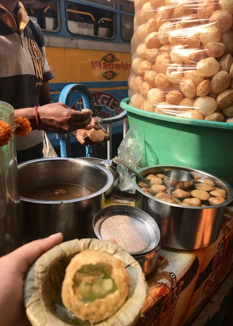 Pani Puri Snap, Golgappa Aesthetic, Golgappe Panipuri Photography, Pani Puri Aesthetic, Puri Odisha Aesthetic, Pani Puri Stall, Pani Puri Street Food, Kolkata Food, Food Pani Puri