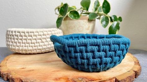 How to Make a Coil Basket for Beginners Coiled Rope Basket Diy, Rope Basket Diy, Coiled Rope Basket, Coil Basket, Diy Rope Basket, Basket Diy, Coiled Rope, Coiled Baskets, Diy Basket