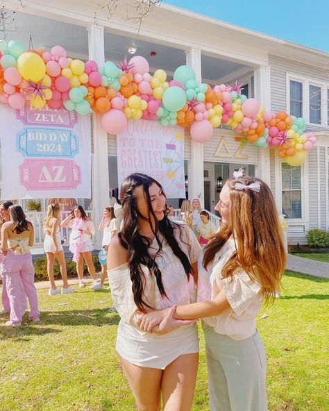 TEXAS STATE DELTA ZETA | Reminiscing the SWEETEST day!! 🍭🎟️✨🤞🏼🩵 #DZLAM #DELTAZETA #txstdz #springrecruitment #dzr | Instagram Delta Zeta Profile Picture, Delta Zeta Aesthetic, Carnival Bid Day, Bid Day Banner, Sorority Recruitment Themes, Hoco 2024, Sorority Poses, Recruitment Themes, Spring Recruitment