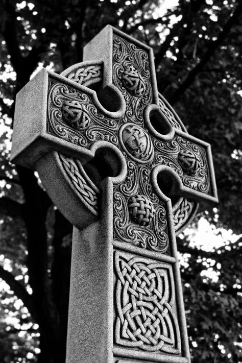 Celtic Cross in Black and White by Jim Crotty Celtic Signs, Celtic Christianity, Irish Cross, Celtic Cross Tattoos, Irish Symbols, Celtic Culture, Celtic Mythology, Cemetery Art, Celtic Patterns