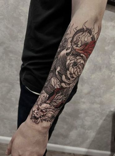 Discover the deep symbolism of Japanese dragon tattoos and unlock your creativity with a gallery of 85+ stunning design concepts. An ink journey awaits you. Dragon Tattoo Forearm, Japanese Forearm Tattoo, Arm Tattoos Drawing, Dragon Tattoo Ideas, Dragon Sleeve, Simple Tattoos For Guys, Tattoo Dotwork, Sign Tattoo, Japanese Dragon Tattoo